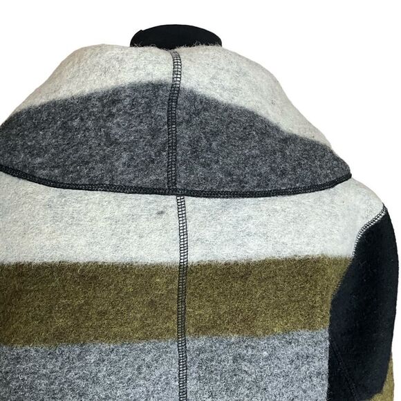 Line The Label Wool Blend Jacket Size S/P Toggle Closure Striped Warm - Picture 11 of 16
